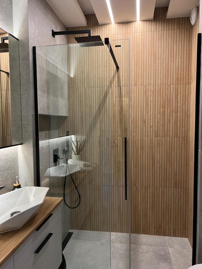 Family & Business Elegant Apartments Ul Lotnicza Centrum Galeria Korona - 1 Bedroom, Terrace, Air Conditioning, Garage - New! كيلتشي المظهر الخارجي الصورة
