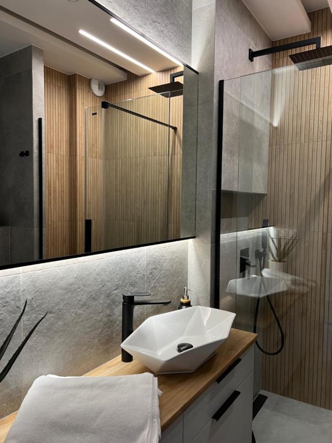 Family & Business Elegant Apartments Ul Lotnicza Centrum Galeria Korona - 1 Bedroom, Terrace, Air Conditioning, Garage - New! كيلتشي المظهر الخارجي الصورة