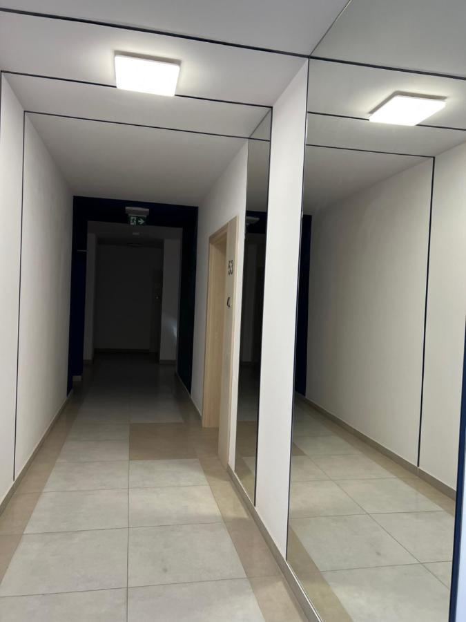 Family & Business Elegant Apartments Ul Lotnicza Centrum Galeria Korona - 1 Bedroom, Terrace, Air Conditioning, Garage - New! كيلتشي المظهر الخارجي الصورة