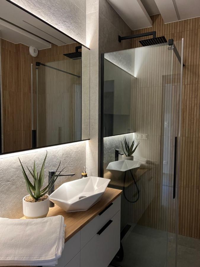 Family & Business Elegant Apartments Ul Lotnicza Centrum Galeria Korona - 1 Bedroom, Terrace, Air Conditioning, Garage - New! كيلتشي المظهر الخارجي الصورة